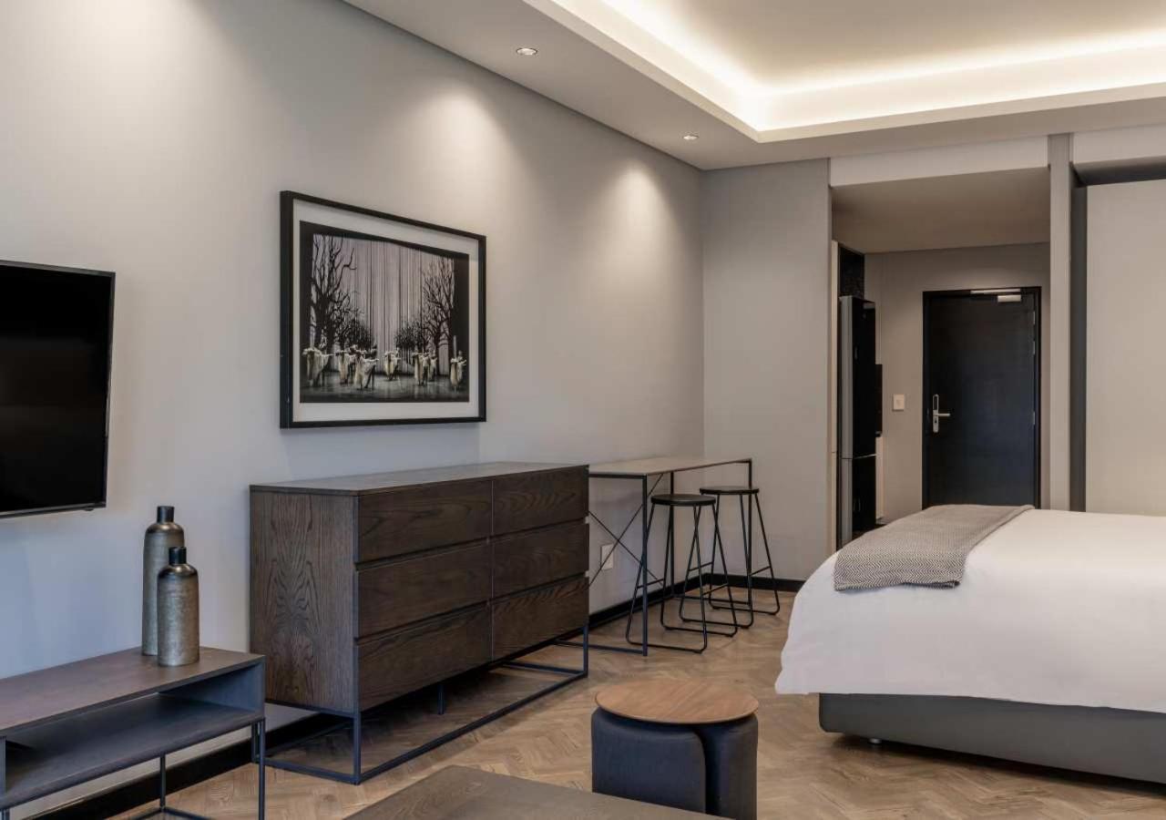 The Onyx By Newmark Hotel